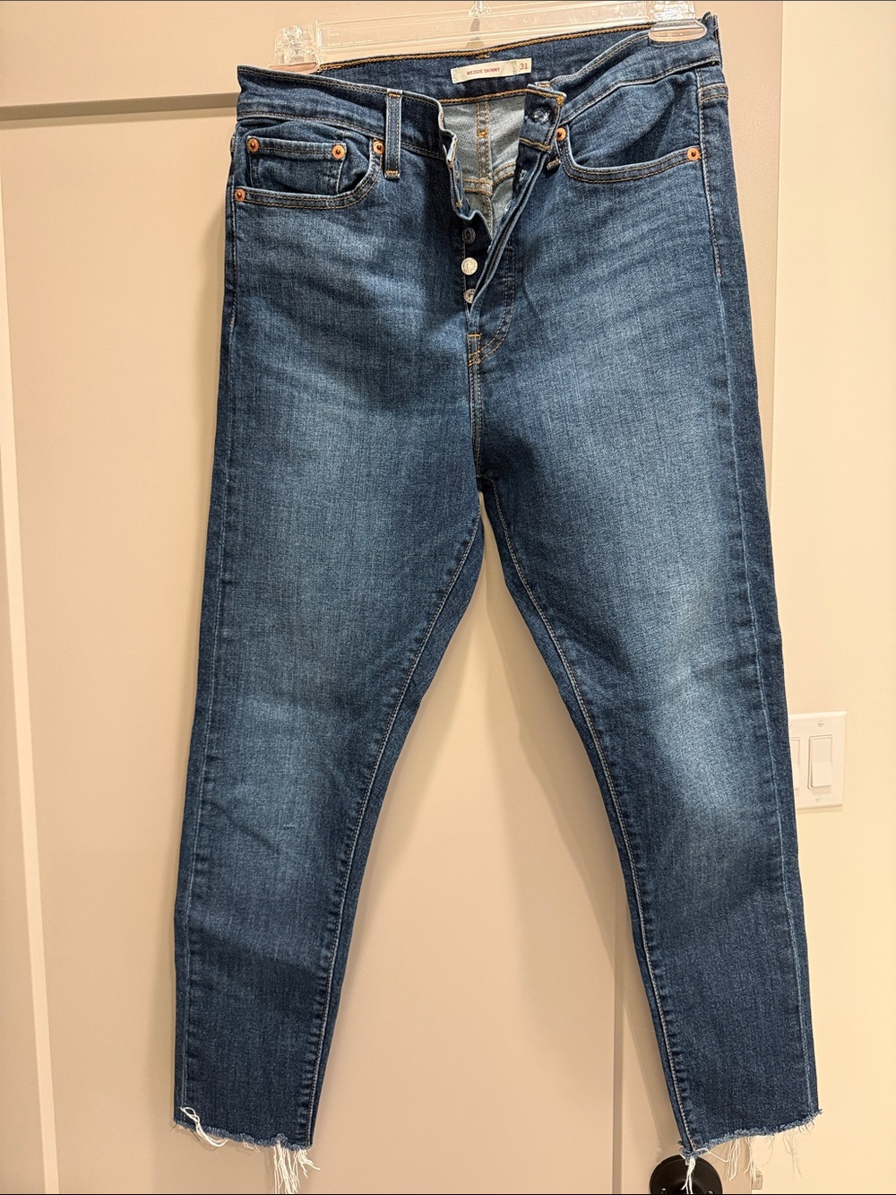 Levi's Women's Wedgie Skinny Jeans in Medium Blue Wash Size 31